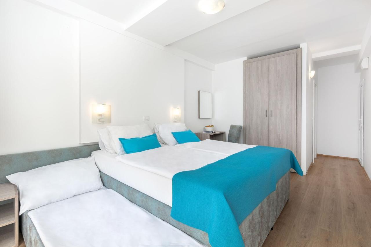 Hotel Paviljoni Slaven 3*